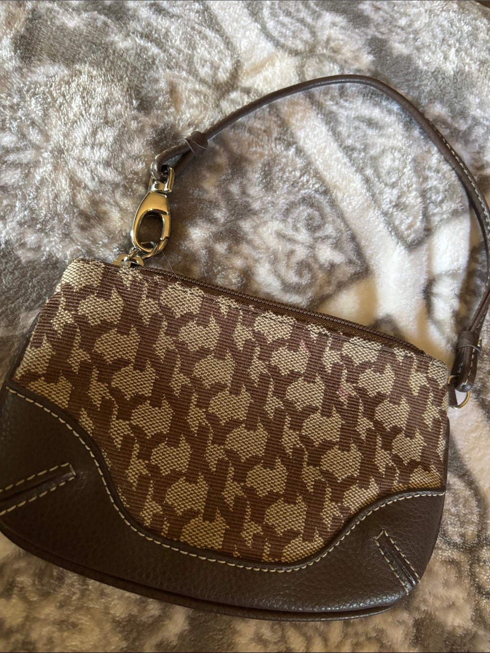 New York & Company Brown Patterned Wristlet Clutch - Picture 5 of 11